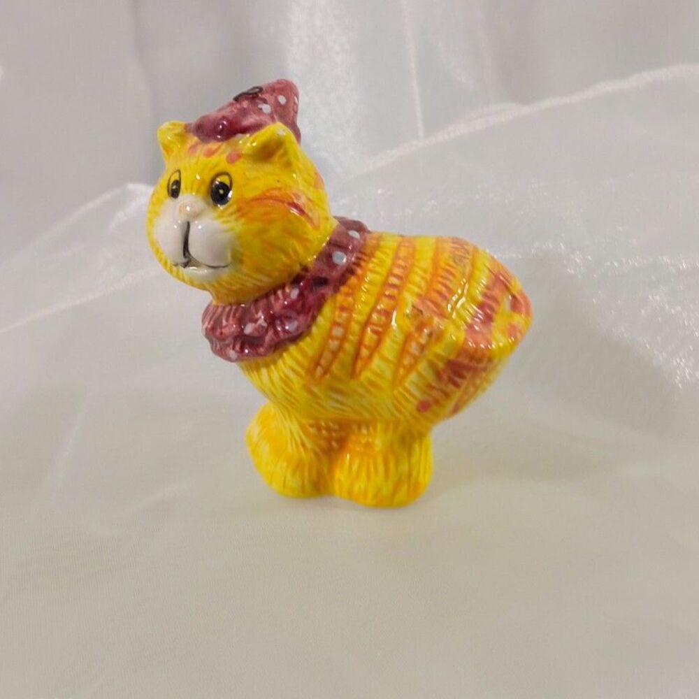 Vintage Yellow Cat Figurine | Retro Hand Painted Kitten Decor Salt Shaker